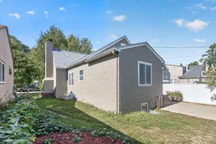4242 Thomas Ave N, Minneapolis, MN 55412 - Photo 45
