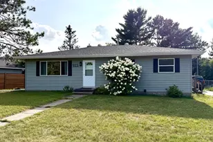 915 NE 7th Ave, Grand Rapids, MN 55744 - Photo 1