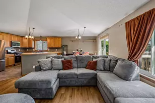 1016 Lilac Ct, Shakopee, MN 55379 - Photo 11