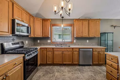 1016 Lilac Court, Shakopee, MN 55379 - Photo 13