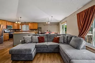 1016 Lilac Ct, Shakopee, MN 55379 - Photo 9
