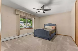 3810 Bassett Creek Dr, Golden Valley, MN 55422 - Photo 11