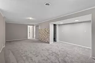 2833 Farrington St, Roseville, MN 55113 - Photo 9