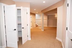 930 County Rd C E, Maplewood, MN 55109 - Photo 33