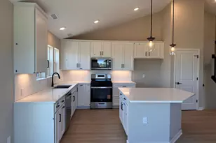 1649 Lund Wy, Shakopee, MN 55379 - Photo 5