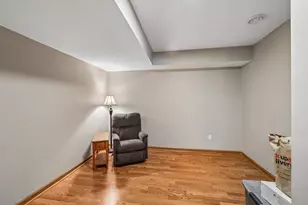 961 Coneflower Ct, Eagan, MN 55123 - Photo 31