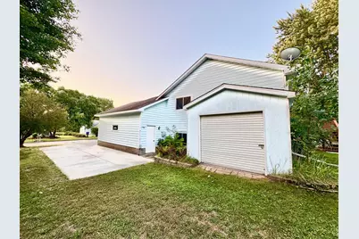 1827 Haller Way, Saint Cloud, MN 56301 - Photo 5