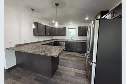 100 Oak Crest Blvd, Roseau, MN 56751 - Photo 5