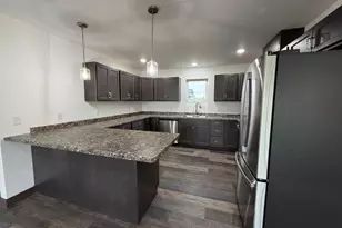 100 Oak Crest Blvd, Roseau, MN 56751 - Photo 5