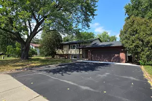 2641 Ridge Ln, Mounds View, MN 55112 - Photo 3