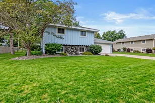 7840 Bona Rd, Mounds View, MN 55112 - Photo 3