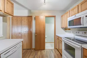 422 Leeward Trail, Woodbury, MN 55129 - Photo 13