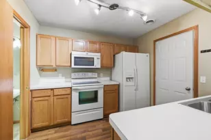 422 Leeward Trail, Woodbury, MN 55129 - Photo 11