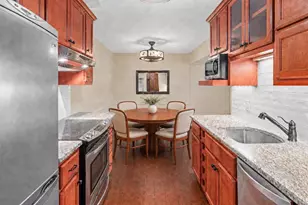 4380 Brookside Ct, Edina, MN 55436 - Photo 3