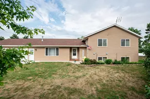 614 W Colfax St, Parkers Prairie, MN 56361 - Photo 3