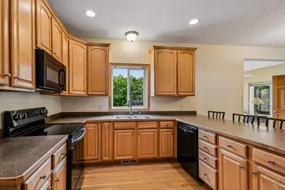 9637 Belmont Lane, Eden Prairie, MN 55347 - Photo 15