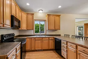 9637 Belmont Ln, Eden Prairie, MN 55347 - Photo 15