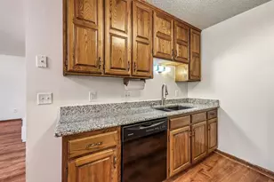 8840 N Maplebrook Ct, Brooklyn Park, MN 55445 - Photo 15