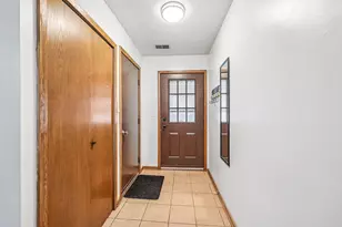 8840 N Maplebrook Ct, Brooklyn Park, MN 55445 - Photo 5