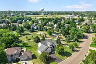 3685 Commonwealth Rd, Woodbury, MN 55125 - Photo 11
