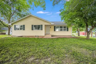 30452 390th St, Le Sueur, MN 56058 - Photo 1