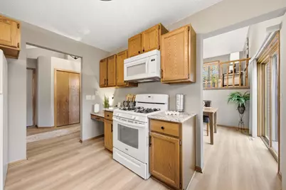 602 Todd Avenue, Eagan, MN 55123 - Photo 9