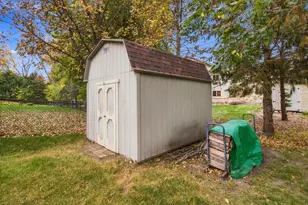 602 Todd Ave, Eagan, MN 55123 - Photo 47