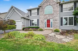 6034 Summit Curve S, Cottage Grove, MN 55016 - Photo 3