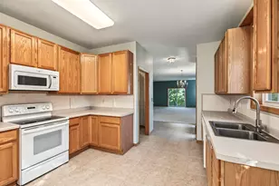 433 Meadowood Ln, Burnsville, MN 55337 - Photo 5