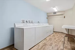 210 W Grant St, Minneapolis, MN 55403 - Photo 25