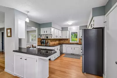 8756 Walton Oaks Drive, Bloomington, MN 55438 - Photo 17