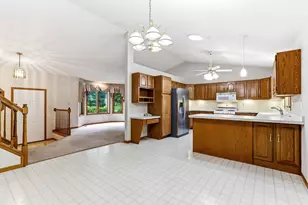 4916 Helmo Ave N, Oakdale, MN 55128 - Photo 11