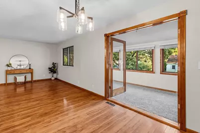 15 Wyoming Street W, Saint Paul, MN 55107 - Photo 9