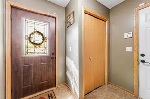 1162 Peregrine Dr S E, Rochester, MN 55904 - Photo 3