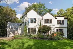 18160 Berry Ln, Wayzata, MN 55391 - Photo 3
