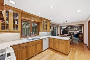 5665 Star Cir, Shorewood, MN 55331 - Photo 9