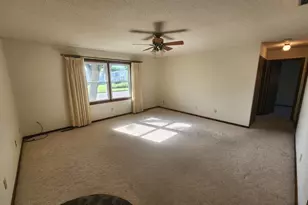 408 N Everett St, Le Roy, MN 55951 - Photo 3