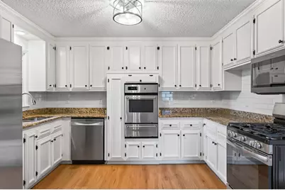 6907 Berkshire Lane N, Maple Grove, MN 55311 - Photo 5