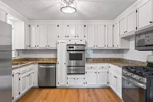 6907 Berkshire Ln N, Maple Grove, MN 55311 - Photo 5