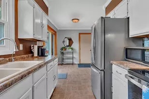 1217 27th St NW, Willmar, MN 56201 - Photo 5