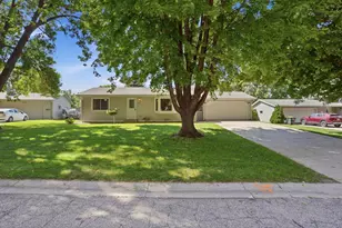 1217 27th St NW, Willmar, MN 56201 - Photo 3