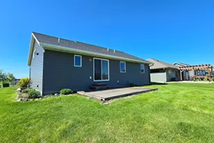 416 Torrey Pines Dr, Mankato, MN 56001 - Photo 33