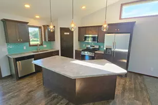 416 Torrey Pines Dr, Mankato, MN 56001 - Photo 9
