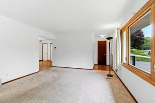 104 Meadow Cir N, Burnsville, MN 55337 - Photo 3