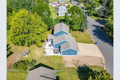 307 E Park Drive, Hibbing, MN 55746 - Photo 13