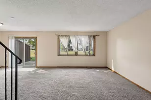 8605 Maplebrook Pkwy N, Brooklyn Park, MN 55445 - Photo 7