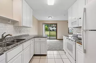 8605 Maplebrook Pkwy N, Brooklyn Park, MN 55445 - Photo 5