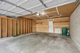 8605 Maplebrook Pkwy N, Brooklyn Park, MN 55445 - Photo 21
