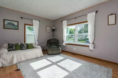 1041 Quincy Street, North Mankato, MN 56003 - Photo 5