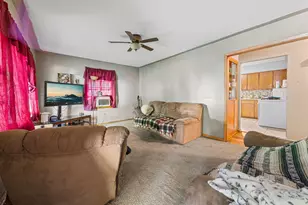 74 S Cordova Ave, Le Center, MN 56057 - Photo 3